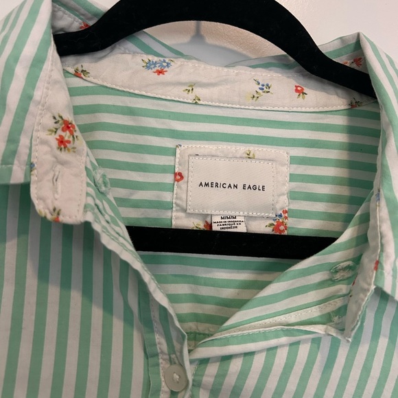 American Eagle Cropped Button Down Shirt Green White Striped - Picture 2 of 3